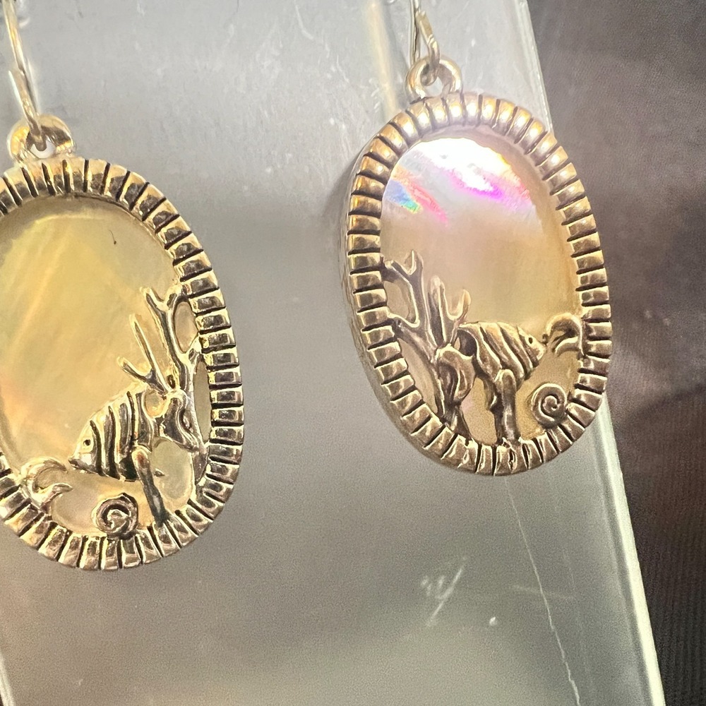 Artisan Mother Of Pearl Sea Life Earrings Vintage Style Oval Dangle Boho Coastal - Picture 8 of 9